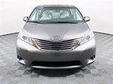 Used 2017 Toyota Sienna LE image 2