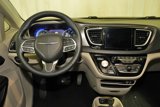 Used 2020 Chrysler Pacifica Touring w/ Advanced Safetytec Group image 2