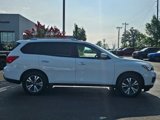 Used 2017 Nissan Pathfinder SV image 4
