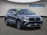 Used 2022 Volkswagen Taos SE image 2