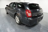 Used 2006 Dodge Magnum SXT image 2