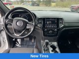 Used 2019 Jeep Grand Cherokee Laredo image 4