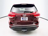 Used 2017 Toyota Highlander AWD V6 image 6