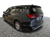Used 2024 Chrysler Pacifica Limited image 3