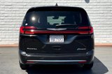 Certified 2022 Chrysler Pacifica Touring-L image 3