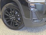 Used 2023 GMC Acadia SLE w/ Driver Convenience Package image 3