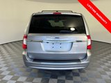 Used 2013 Chrysler Town & Country Touring image 4