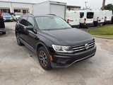 Used 2020 Volkswagen Tiguan SE w/ Panoramic Sunroof Package image 2