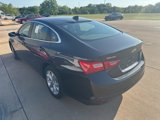 Used 2023 Chevrolet Malibu LT image 2