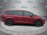 Used 2020 Chrysler Pacifica Touring w/ S Appearance Package image 2