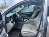 Used 2016 Toyota Highlander XLE image 4