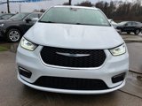 Used 2021 Chrysler Pacifica Touring-L image 3