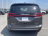 Used 2023 Chrysler Pacifica Limited image 4