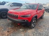 Used 2019 Jeep Cherokee Trailhawk image 2