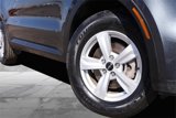Used 2023 Kia Sorento LX image 3