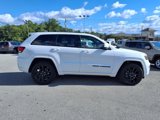 Used 2018 Jeep Grand Cherokee Altitude image 3