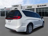 New 2025 Chrysler Pacifica Select image 4