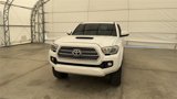 Used 2016 Toyota Tacoma TRD Sport image 3