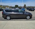 Used 2023 Chrysler Voyager LX image 4
