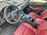 Used 2025 Porsche Macan image 4