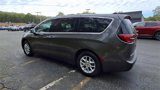 Used 2023 Chrysler Pacifica Touring-L image 6