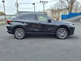 Used 2022 Toyota Venza XLE image 2