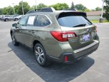 Used 2018 Subaru Outback 3.6R Limited image 2