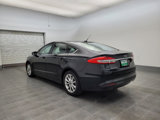 Used 2017 Ford Fusion SE w/ Fusion SE Technology Package image 5
