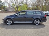 Used 2017 Volkswagen Golf SE image 6