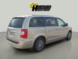 Used 2014 Chrysler Town & Country Touring-L w/ Driver Convenience Group image 5