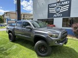 Used 2021 Toyota Tacoma TRD Off-Road image 2