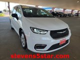 Used 2024 Chrysler Pacifica Touring-L image 5