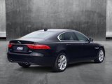 Used 2017 Jaguar XF Premium image 5