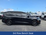Used 2019 Chrysler Pacifica Touring-L Plus w/ Advanced Safetytec Group image 4