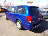 Used 2018 Dodge Grand Caravan SE image 2