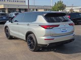 Used 2023 Mitsubishi Outlander SEL image 3