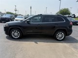 Used 2019 Jeep Cherokee Latitude w/ Cold Weather Group image 2