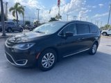 Used 2018 Chrysler Pacifica Touring-L image 5