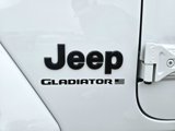 Used 2023 Jeep Gladiator Willys image 4