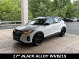 Used 2023 Nissan Kicks SR image 3