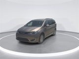 Used 2017 Chrysler Pacifica Touring-L image 2
