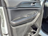 Used 2023 Jeep Grand Cherokee L Laredo image 4