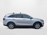 Used 2019 Kia Sorento LX w/ LX Convenience Package image 4