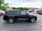 Used 2023 Ford Explorer XLT image 3