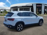 Used 2022 Volkswagen Taos SEL image 3