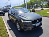Used 2022 Volvo XC60 B5 Momentum w/ Advanced Package image 4