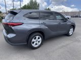 Used 2023 Toyota Highlander L image 3