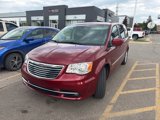 Used 2015 Chrysler Town & Country Touring image 2