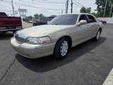 Used 2008 Lincoln Town Car Signature image 3