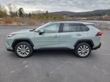 Used 2022 Toyota RAV4 XLE Premium image 5
